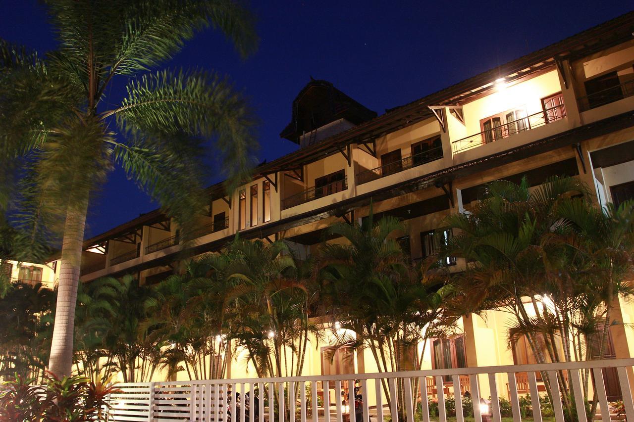 Puri Senggigi Hotel Mangsit Exteriér fotografie