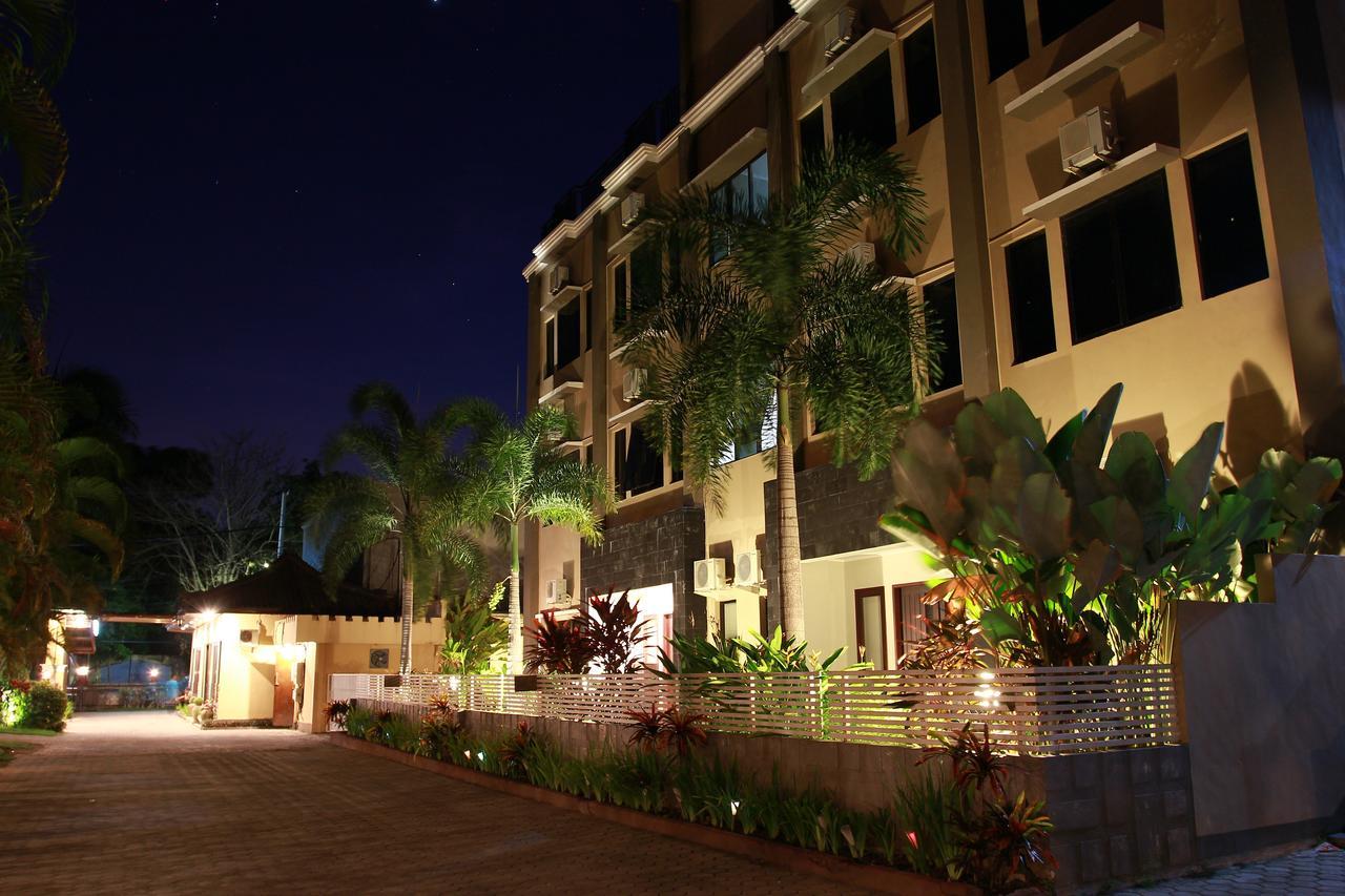 Puri Senggigi Hotel Mangsit Exteriér fotografie