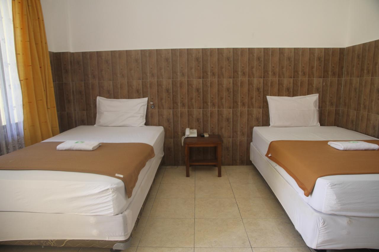 Puri Senggigi Hotel Mangsit Exteriér fotografie