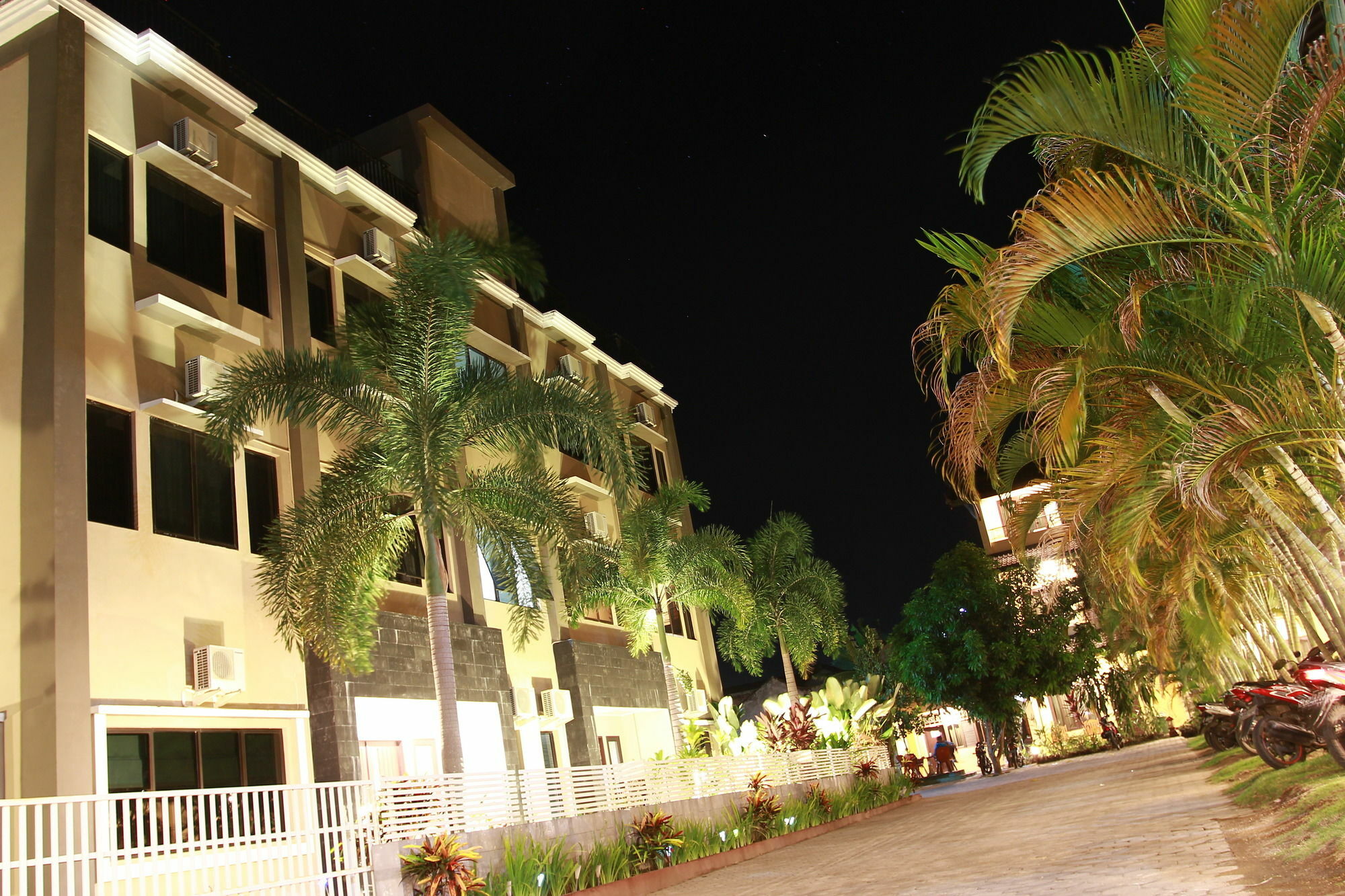 Puri Senggigi Hotel Mangsit Exteriér fotografie