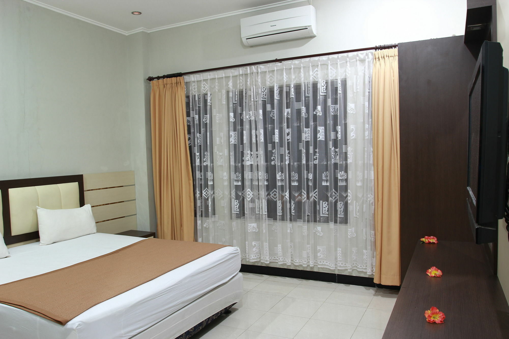 Puri Senggigi Hotel Mangsit Exteriér fotografie